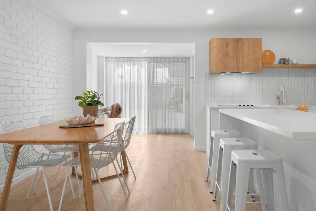 Ferienwohnung Vibes At Five Noosa Noosaville Exterior foto